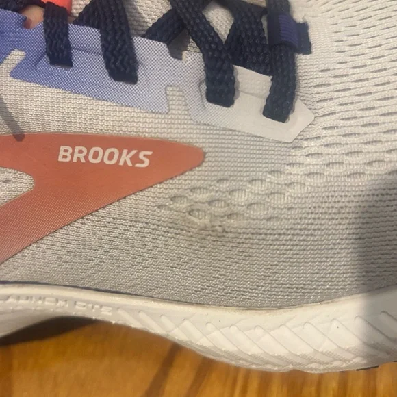 Brooks Launch 8 Gray Purple Womens US Size 9.5 EUR 41 1203461B520 Running Shoes - Picture 10 of 11